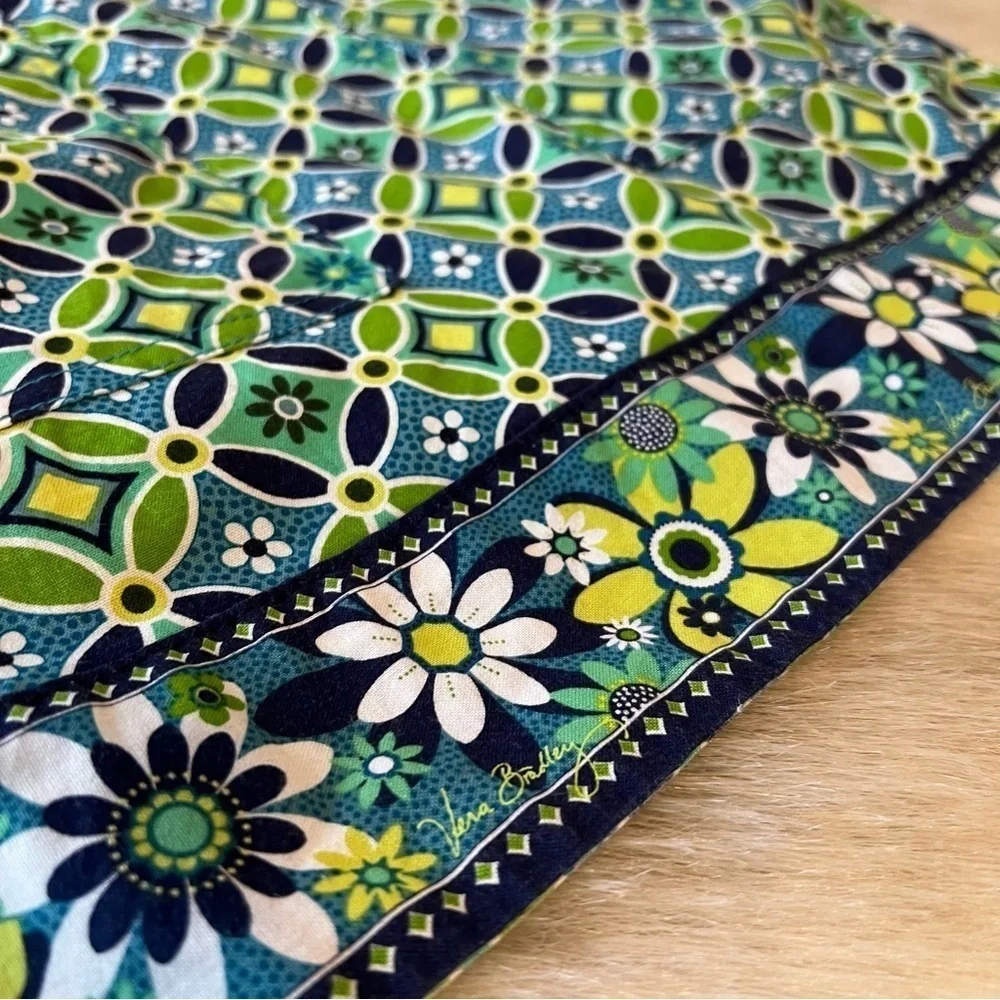 VERA BRADLEY Daisy Daisy 2008 Child’s Apron Tie Neck & Waist Pockets Y2K Green
